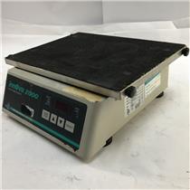New Brunswick Scientific Innova 2000 Platform Laboratory Shaker