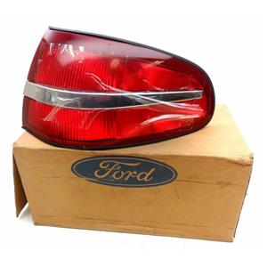 F50Z-13404-AA OEM 1995-1997 Continental Right Rear Psgr Tail Light Assembly